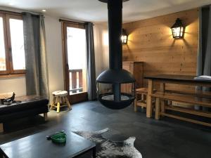 Meribel Altitude1600 chalet 6 personnes en pleine nature au milieu des pistes