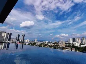 Infinity pool! High Speed WiFi! Rica Residence! - Sentul