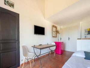 Appartements Nice apartment in Grimaud with private pool : photos des chambres