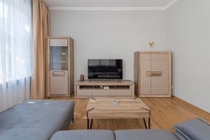 Prestigious city center apartment with free parking by Polo Apartments