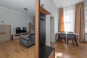 Prestigious city center apartment with free parking by Polo Apartments