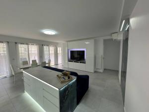 Impeccable 3 pièces 80m2 double balcons,proche mer Juan les pins proche Cannes
