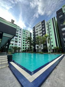 Manhanttan Ipoh Waterpark Homestay By Warmth Stay 4-7pax 3BR