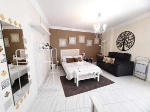 Budget and cute rooms with balcony Sevilla center
