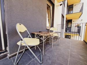 Ultracentral 5* Boutique Hotel style apartment. Brand new. 2 rooms. Spacious. Free parking
