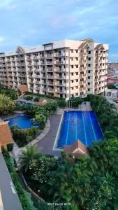 ALEA RESIDENCES Condo near Airport and MOA! Cozy Place with Main street and Manila Bay view - 伊穆斯