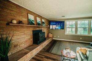 Mount Tabor Ranch near VT - King BedFast Wi-Fi