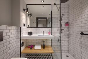 Moxy Lisbon City