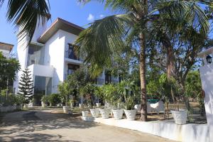 Amanda Beach Resort