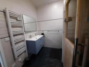 Appartements Gite a la ferme avec sauna, foret de Fontainebleau : photos des chambres