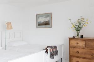 Roundstone Quay House