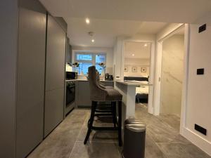Two Bedroom House In Kilburn