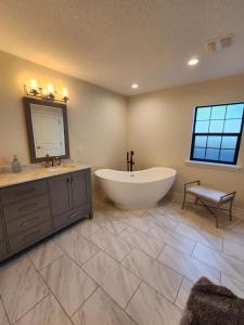 The Villa Orlando College Park Sleeps16 - Monthly Stays