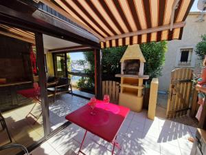 Au village naturiste, Villa vue Marina