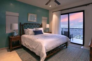 Stunning 3BR Condo with Ocean Views, Golf Course & Resort Amenities