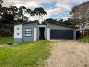 Hakuna Matata - Venus Bay - Evergreen