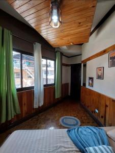 Simple Room in a Transient House