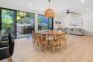 Ocean Beach Retreat - Contemporary Rye Accommodation