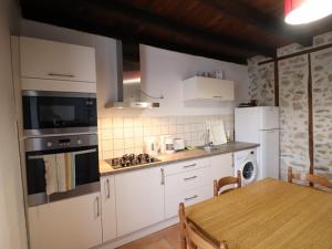 Maisons de vacances Gite Glenat, 3 pieces, 4 personnes - FR-1-742-29 : photos des chambres