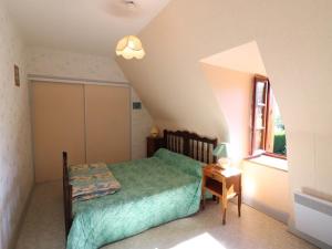 Maisons de vacances Gite Anglards-de-Salers, 3 pieces, 4 personnes - FR-1-742-4 : photos des chambres