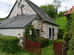 Maisons de vacances Gite Anglards-de-Salers, 3 pieces, 4 personnes - FR-1-742-4 : Maison de Vacances