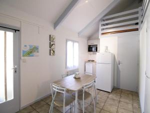 Maisons de vacances Gite Arnac, 2 pieces, 4 personnes - FR-1-742-403 : photos des chambres