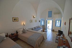 Apartment (2 Adults) room in Aethrio Sunset Village - Oia
