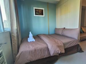 Premiere Haven MOA Staycation