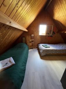 Chalets Chalet 6 pers avec piscine : photos des chambres