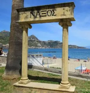 Casa Vacanza Giardini Naxos Taormina MIRANAXOS - 斯基索