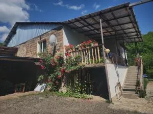 MyhomeIsYourhome - Yeghegis