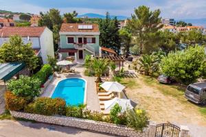 House Dinka with Pool