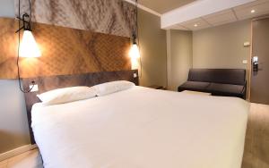 Hotels Hotel ibis Dijon Centre Clemenceau : Chambre Double Standard avec Canapé-Lit