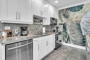 Miami Luxury Home! Next to Miami airport and beach