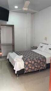 CASA DEL PARQUE Hotel, en Puerto Perales, corregimiento de Puerto triunfo 30 min del parque Nápoles