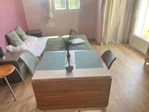 Studio terrasse avec une vue dégagée 3km Avignon