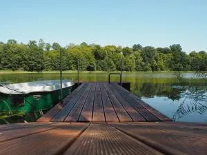 Lake Cottage with Fireplace, Jetty, Boat and Sauna in West Masuria - Różaniec