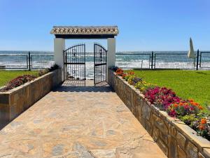 Luxury with pool view - Playa Real beachfront