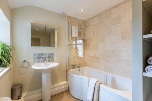 Bell Cottage - Pretty Period Cottage DOG FRIENDLY