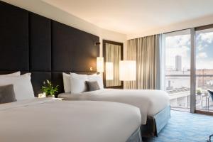 Renaissance Paris Arc de Triomphe Hotel