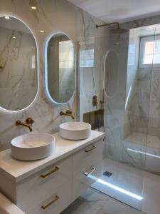 Luxury apartment with sea view