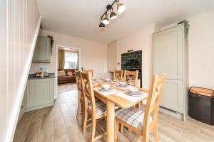 The Bell Chime, renovated 3 bedroom cottage in Matlock