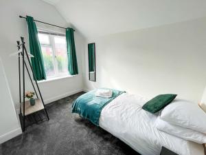 Perfect for Contractors & Families! 7 Beds Free Parking