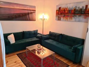 Nana-EG-80m2 sanierter Altbau-Parkplatz-kleiner Garten-WLAN-NETFLIX-2Zimmer-Küche-Dusche-Wanne-Waschmaschine