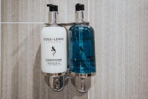 Brimmond Homes - nr to Univ, Hospitals, o2 Apollo, PLAB & 7 mins to City Centre - Stylish, Modern & Secure 2 Bed, 2 Bath Apt with Allocated Free Parking