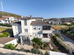 Villa Rain Bahce Suit Oda