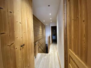 Alpe dHuez Houses - Chez Julie - Chalet des Roches - Duplex, SUR les pistes de 3 chambres !