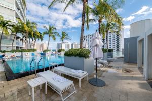 High Floor Luxury 2BR 2BA, Sleeps 6, Resort Access - Horizon by HomeStakes Stays