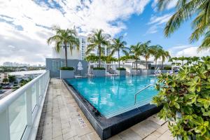 High Floor Luxury 2BR 2BA, Sleeps 6, Resort Access - Horizon by HomeStakes