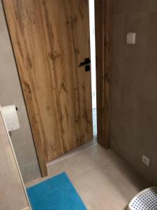 r E L L A x Studia Chvalovice Hatě na Greenway Praha-Wien